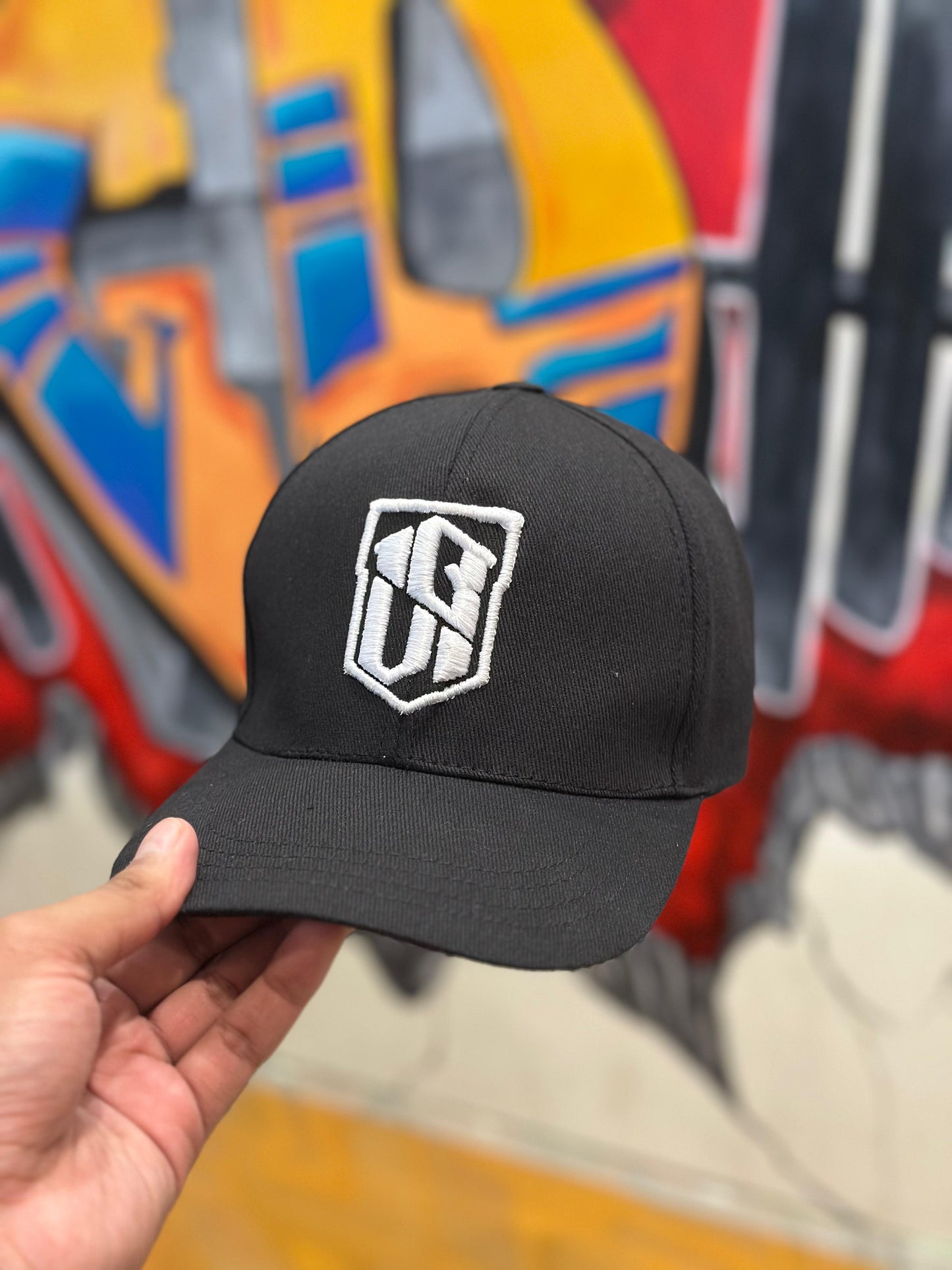 Stylish Baseball Hat: The Signature Curve